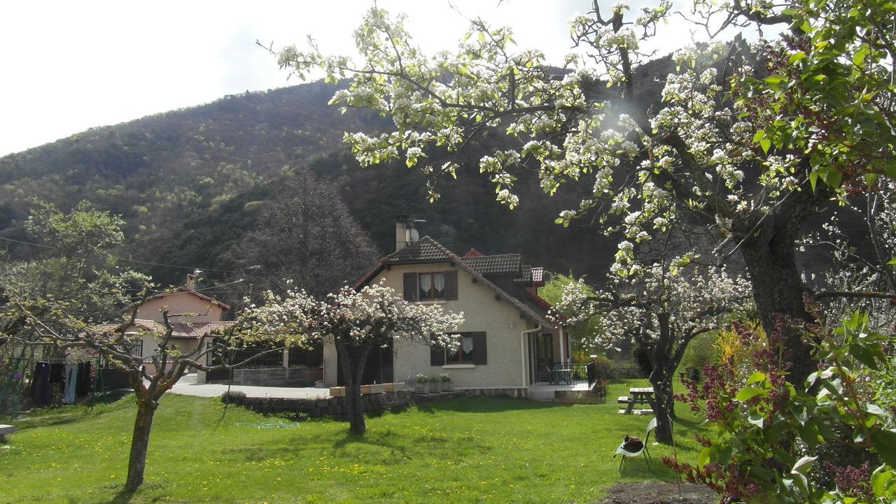 Au Vieux Tilleul Bed & Breakfast Veynes Bagian luar foto