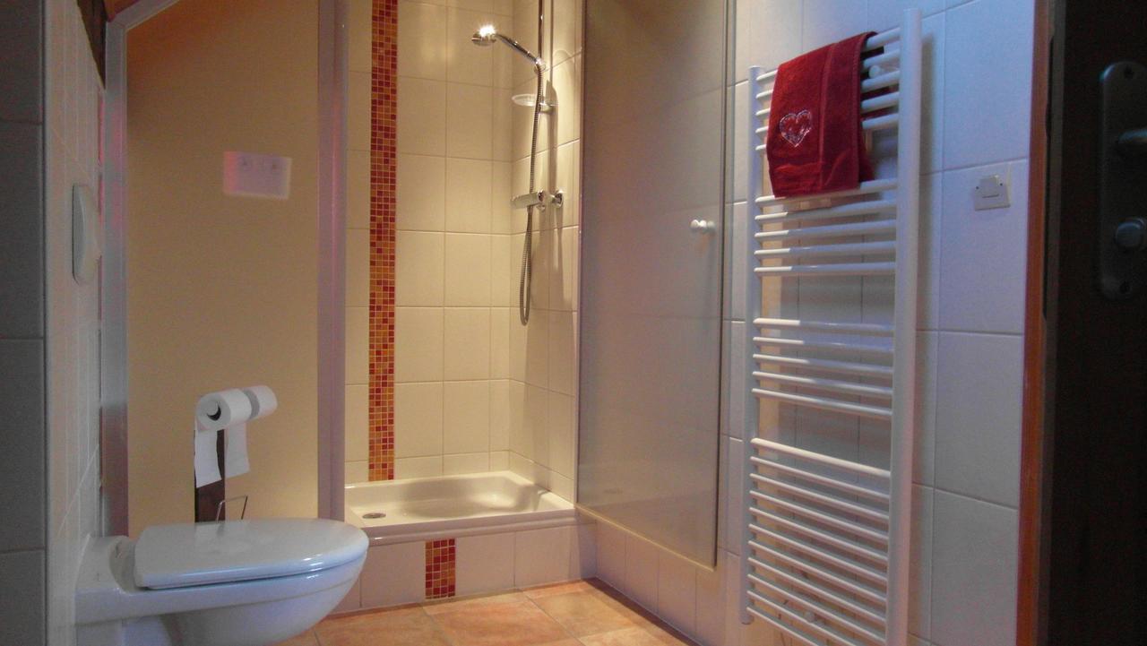 Au Vieux Tilleul Bed & Breakfast Veynes Bagian luar foto