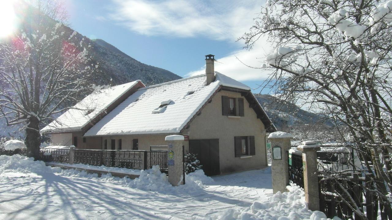 Au Vieux Tilleul Bed & Breakfast Veynes Bagian luar foto