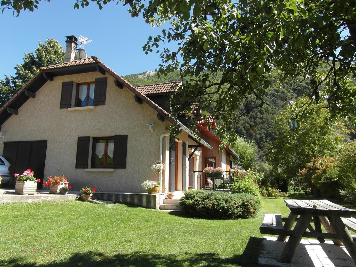 Au Vieux Tilleul Bed & Breakfast Veynes Bagian luar foto